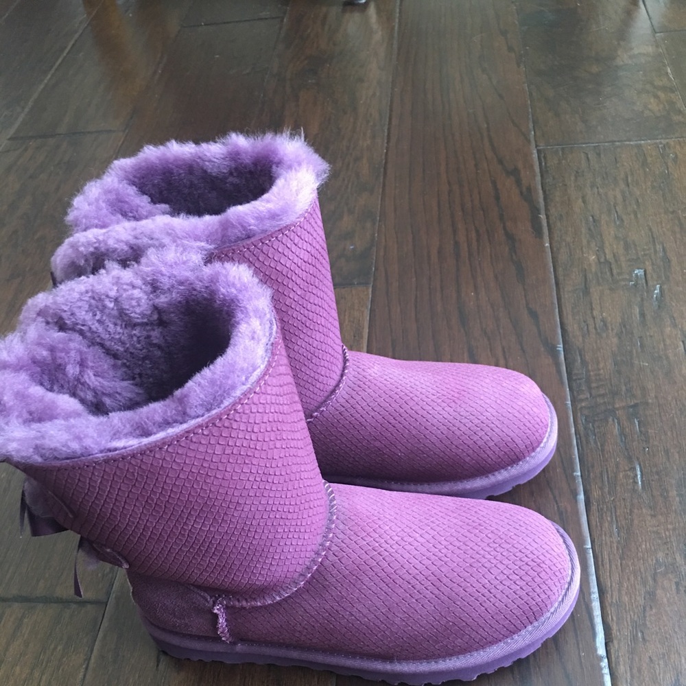 UGG Bailey Bow Boots, never worn